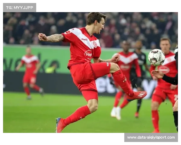 巴黎圣日耳曼中场隐忧凸显客场大胜难掩控制力下滑